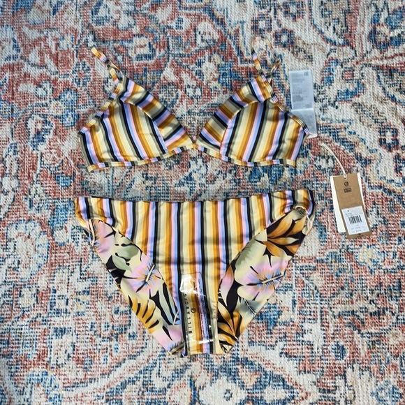 Billabong Postcards From Paradise Charlie Top Lowrider Reversible Bottoms L NWT - Picture 6 of 7